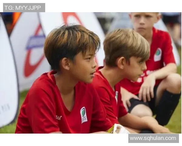 少年绿茵情深梦未央早恋风波中的足球新星成长记