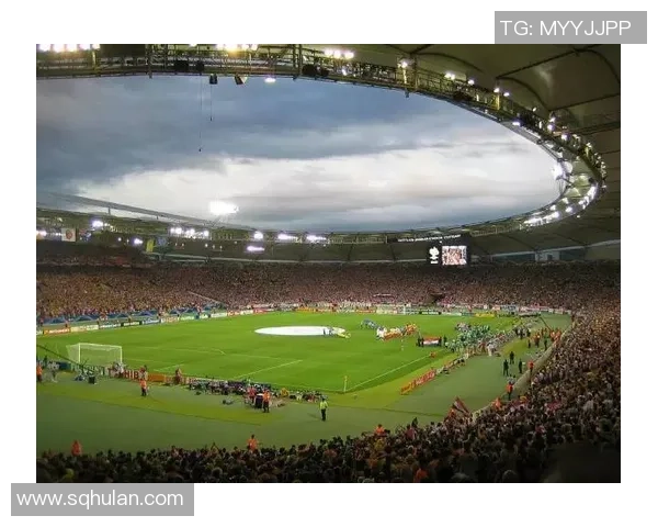 足球星服号助力球员成长 打造专属球场英雄之路